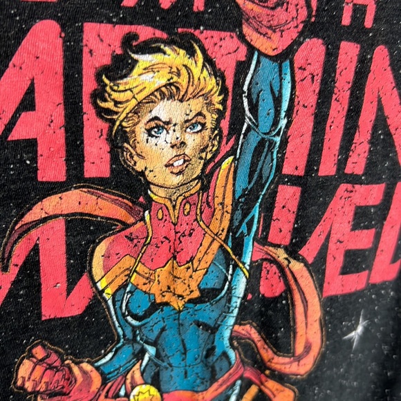 Mighty Captain Marvel Short Sleeve Shirt Size XL - Picture 4 of 4